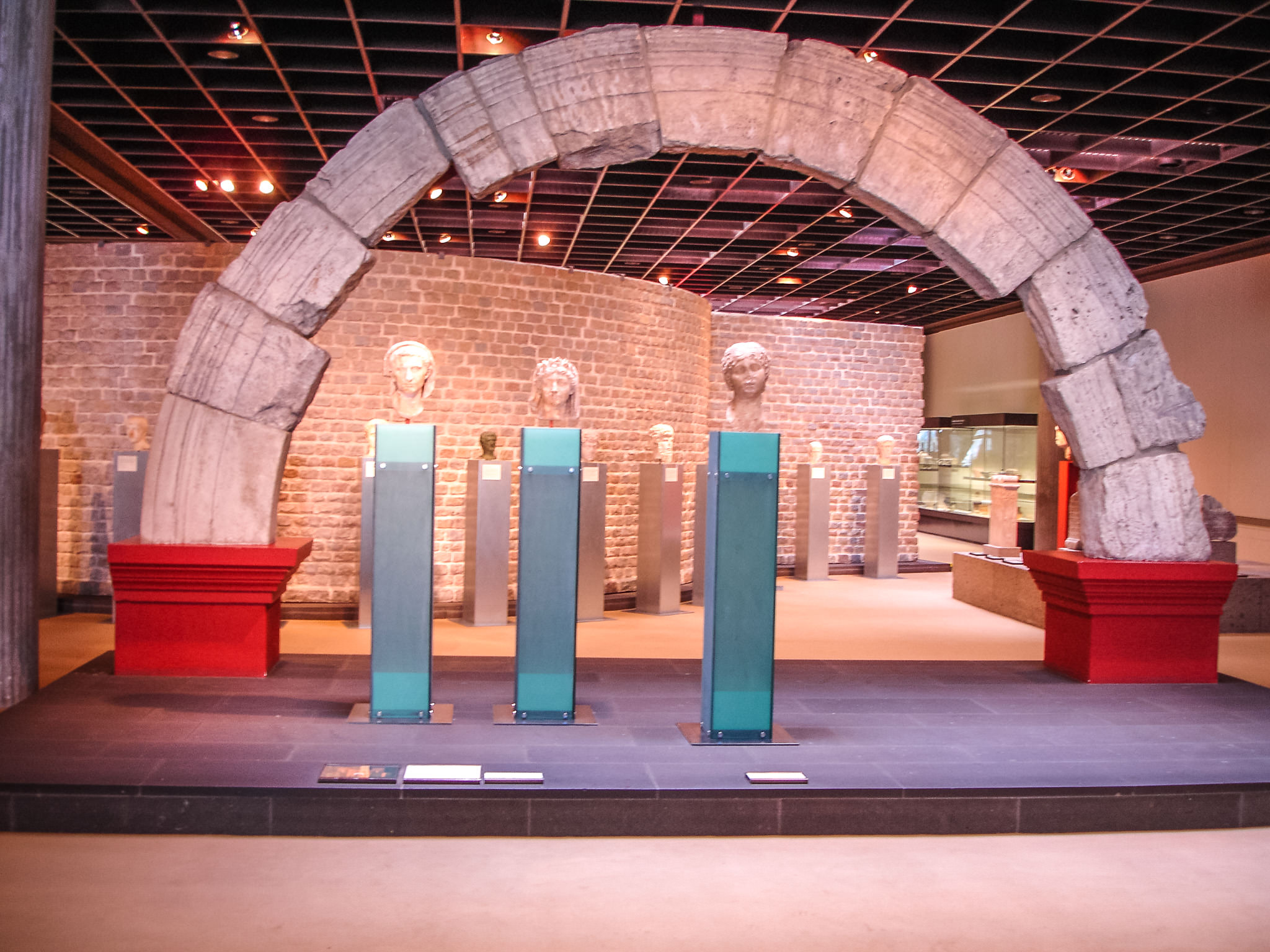 Арка Северных ворот с надписью