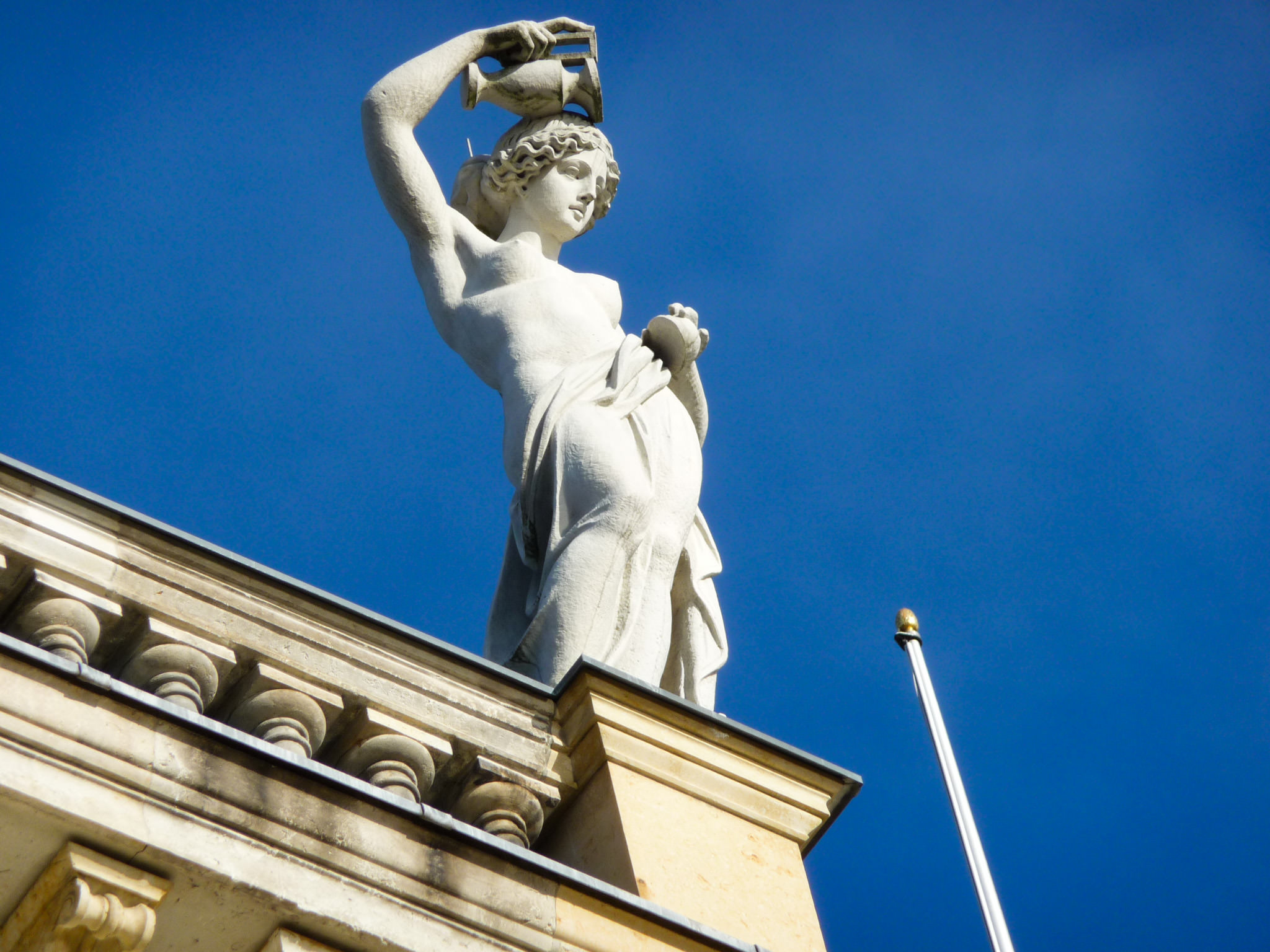 Скульптурное украшение замка